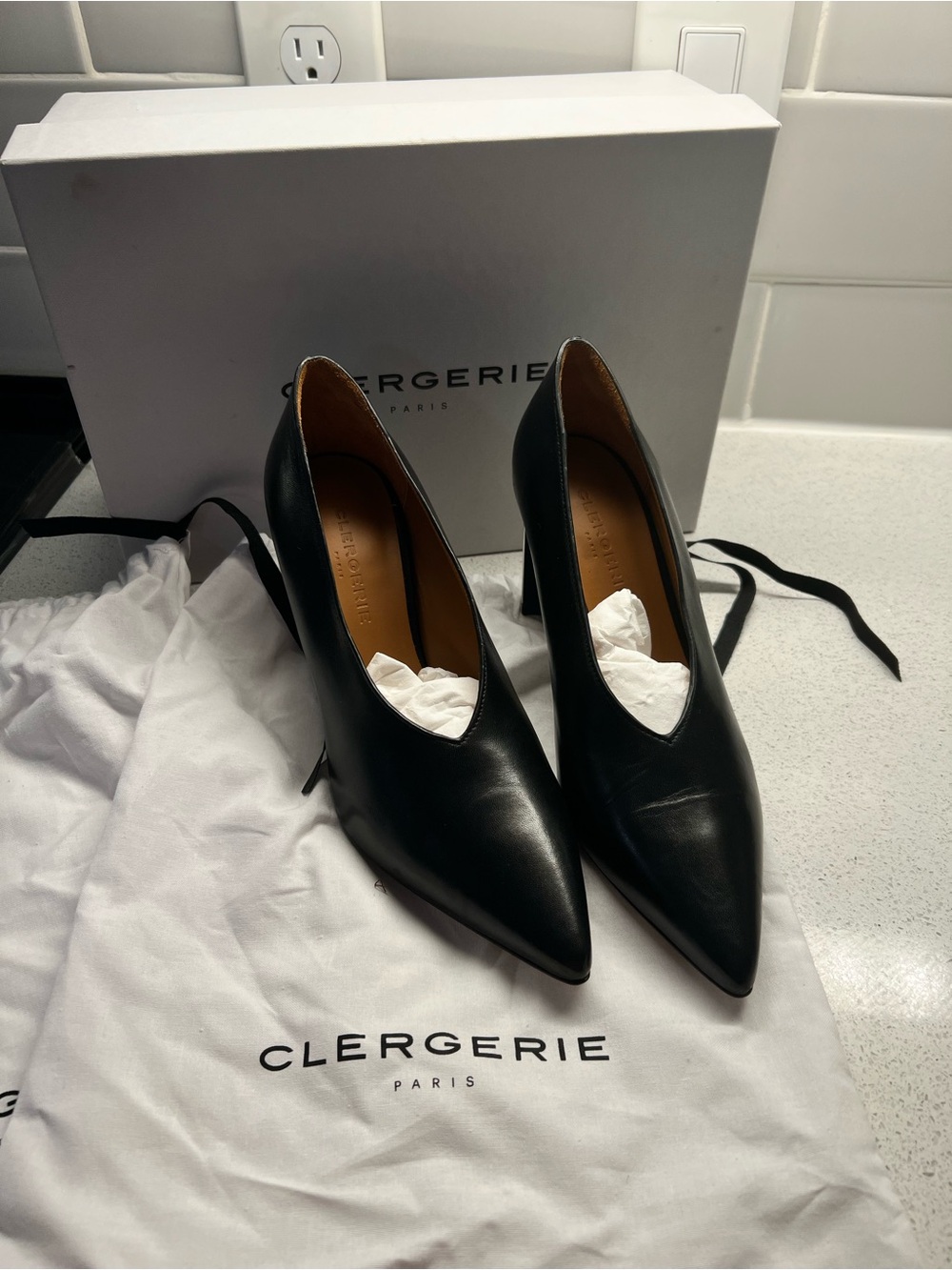 Robert Clergerie Black Leather Pointed Pumps